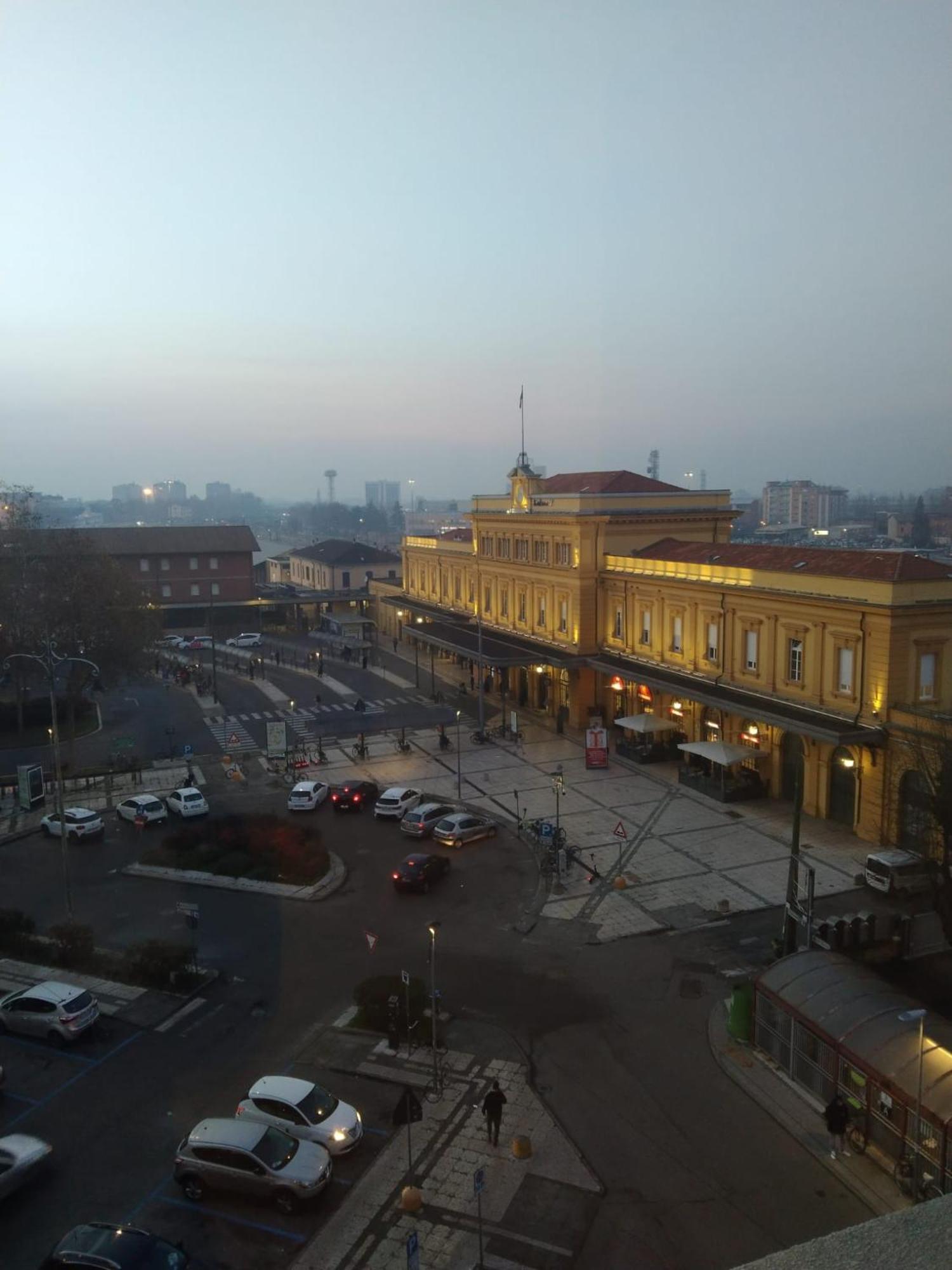 Grand Central By Alloro Su Treno - Affitti Brevi Italia 摩德纳 外观 照片